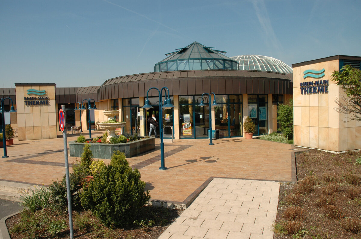 Außenansicht der Rhein-Main-Therme Hofheim