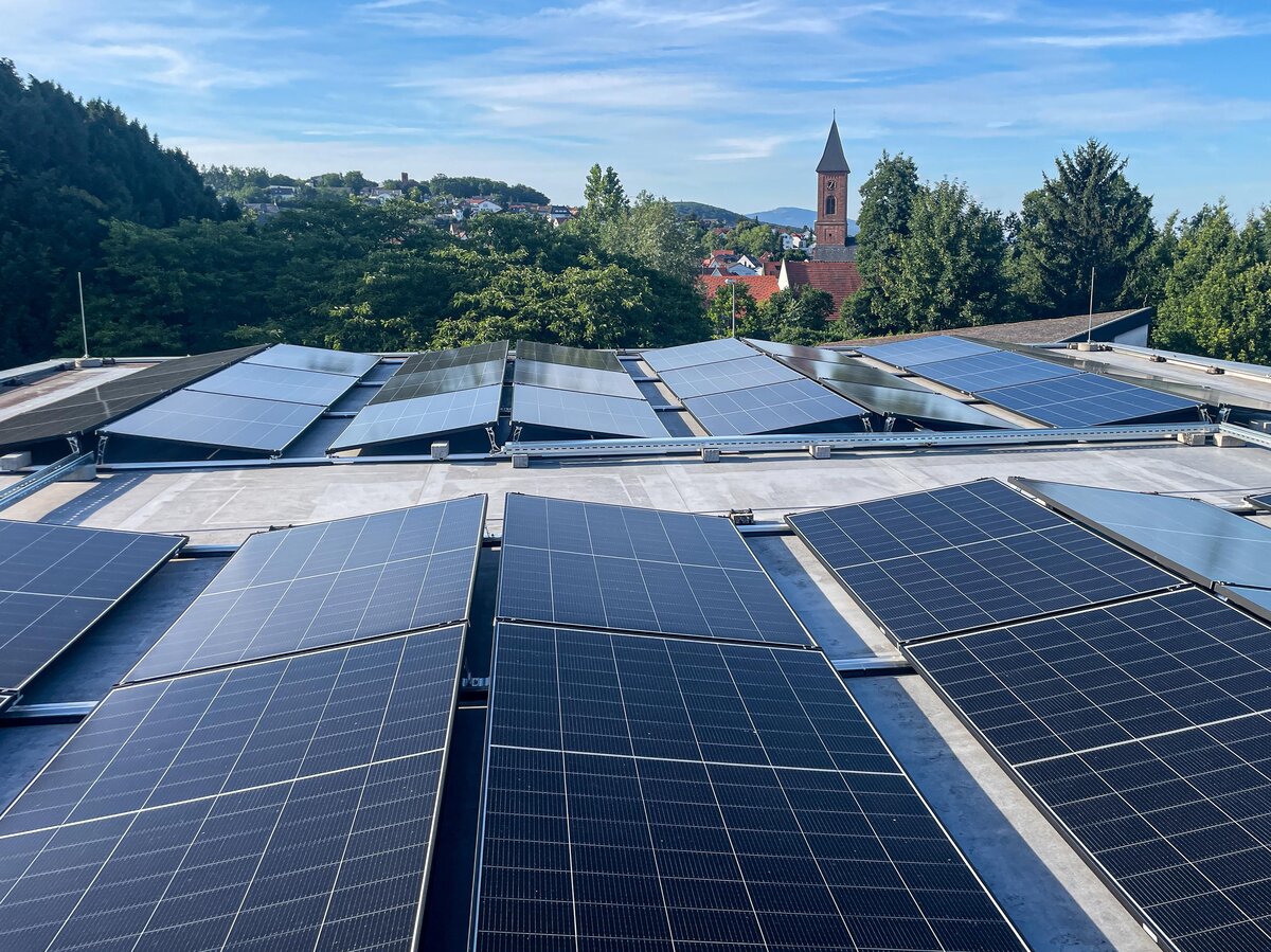 PV-Anlage auf der Trauerhalle Marxheim