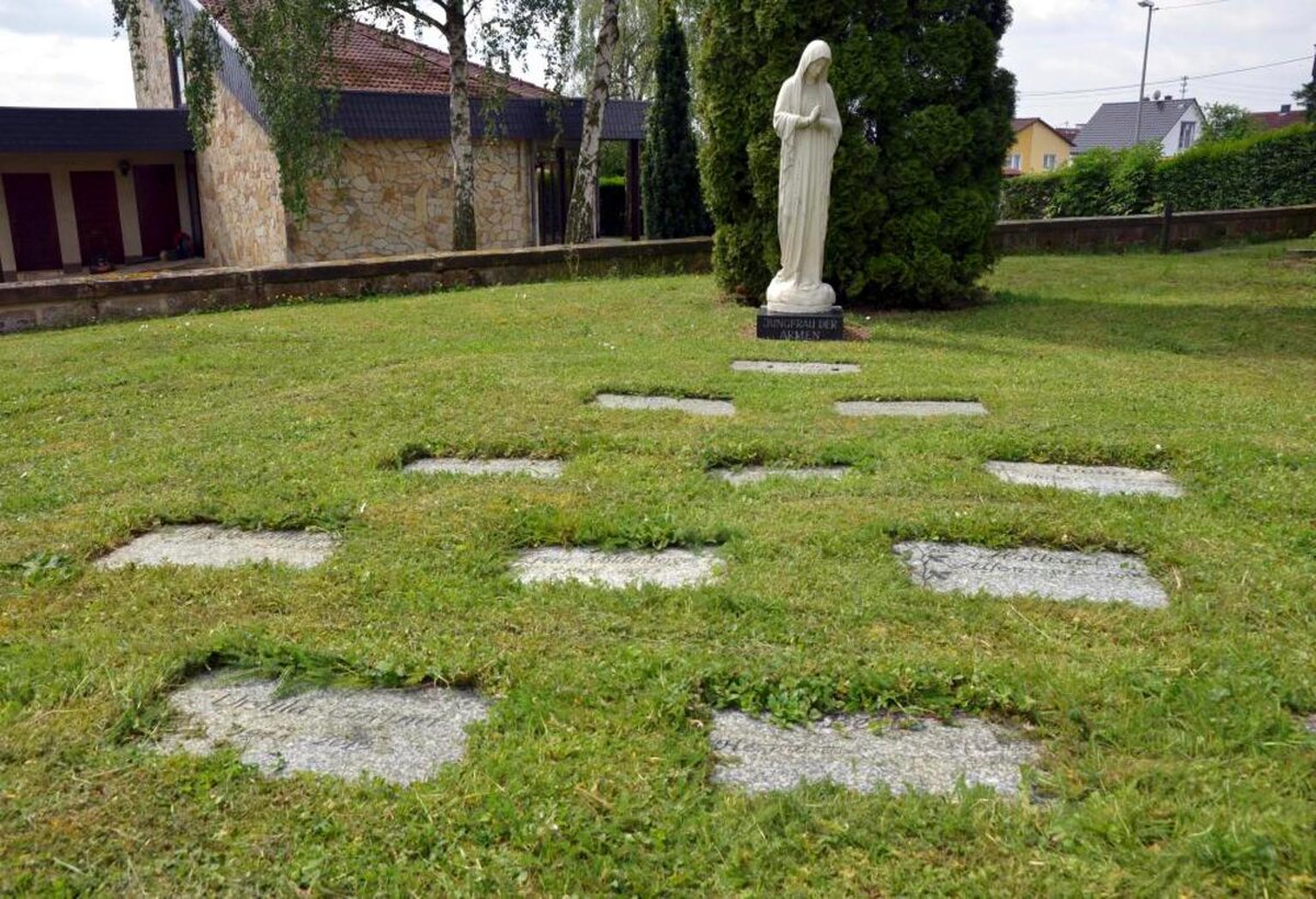 Urnenrasengräber in Diedenbergen