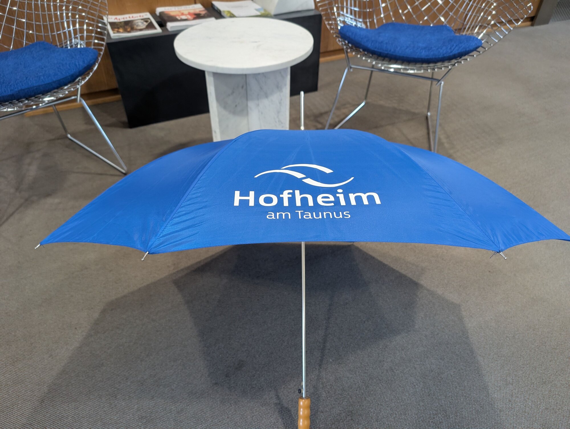 Stockschirm mit Holzgriff, blau