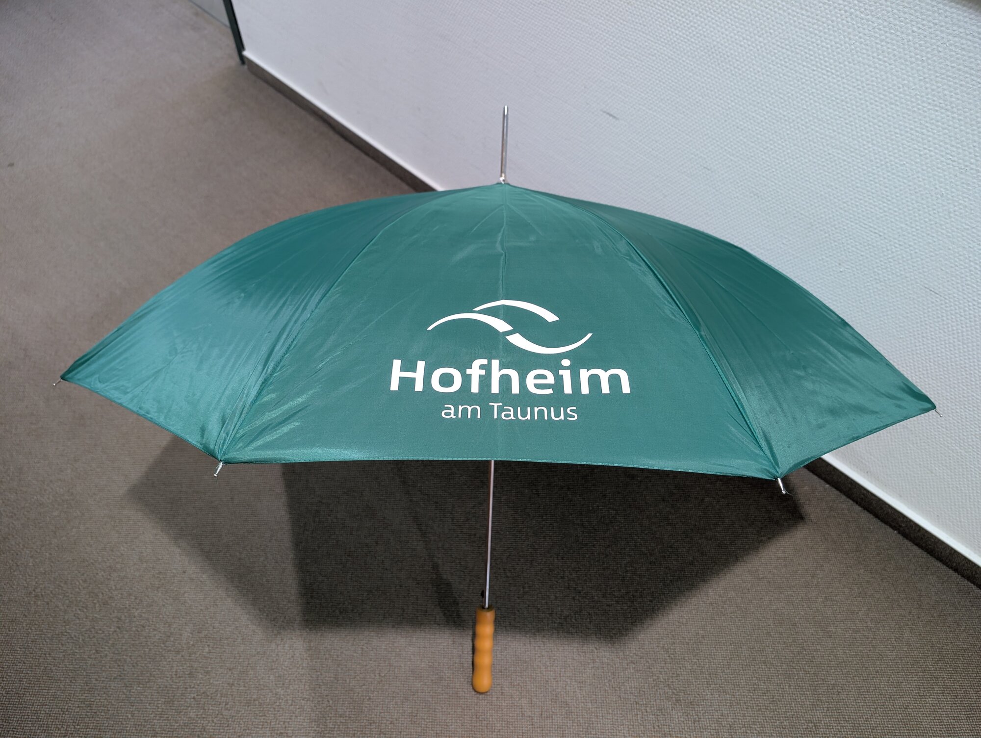 Stockschirm mit Holzgriff, grün