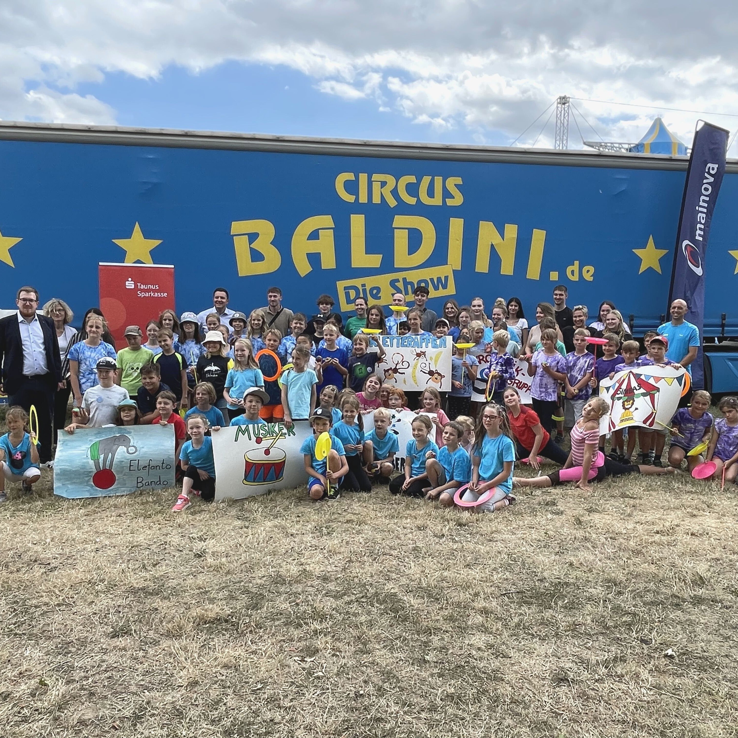 Die Ferienspielkinder wurden im letzten Jahr vom professionellen Zirkus Baldini unterstützt