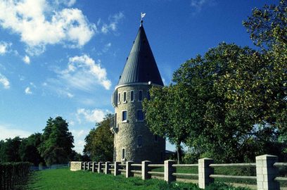 Flörsheimer Warte in den Wickerer Weinbergen