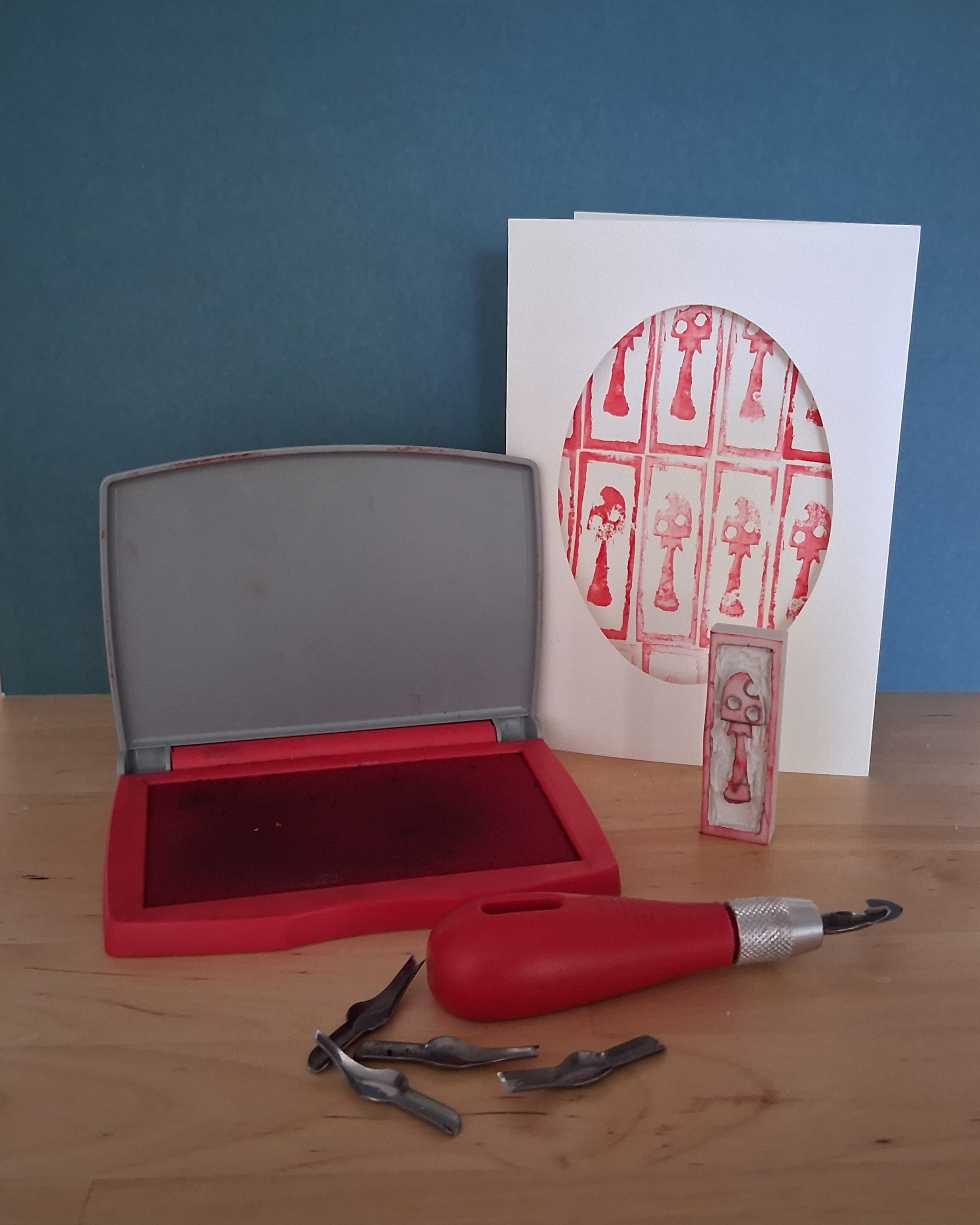 Stadtbuecherei_Offene_Ateliers_2025_Stempel_schnitzen