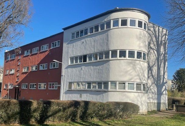 Ein Gebäude in der Frankfurter Römerstadt in der Nähe des Ernst-May-Hauses.  © KV