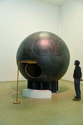 Die Ingelheimer Ausstellung bringt Whistlers Radierungen und Masuyamas begehbare Installationen zusammen. 