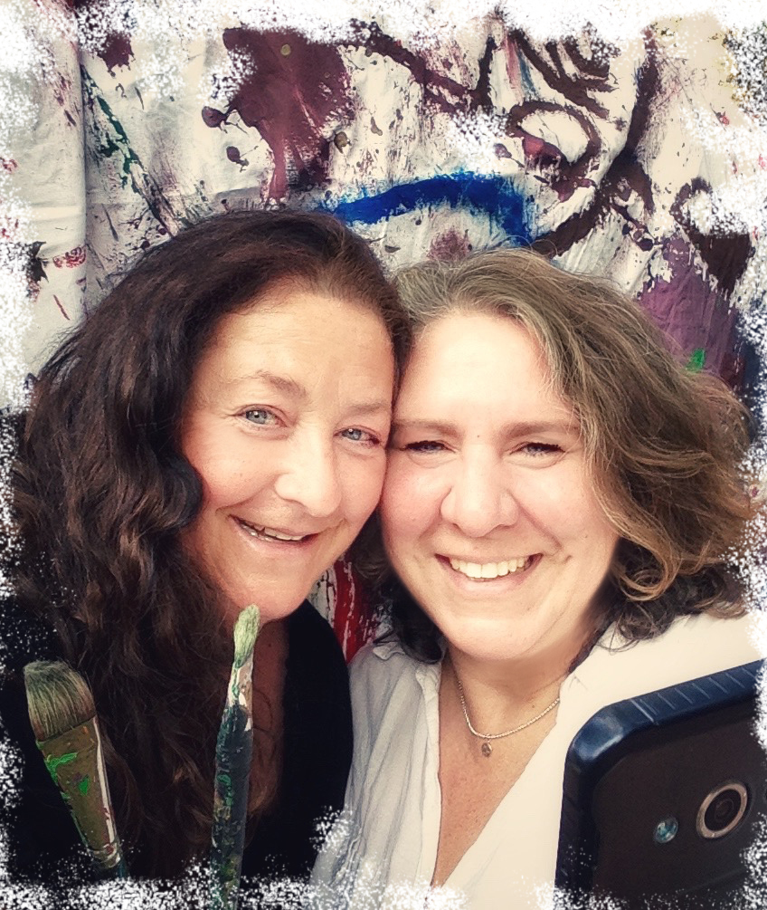 Zwei Frauen machen ein Selfie